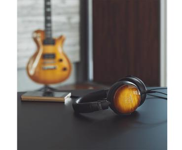 Audio-Technica ATH-WP900 Ohrumschließender Kopfhörer mit Holzgehäuse – für den mobilen Einsatz