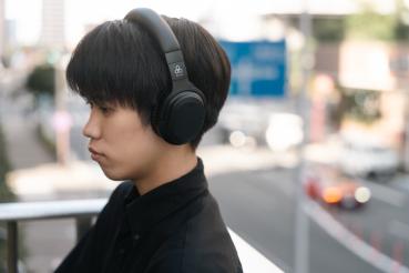 Final UX3000 SV Kabelloser Over-Ear-Kopfhörer mit ANC