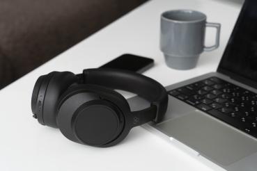 Final UX5000 Kabelloser Over-Ear-Kopfhörer mit ANC
