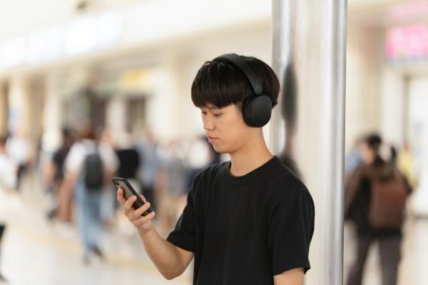 Final UX1000 Kabelloser Over-Ear-Kopfhörer mit ANC
