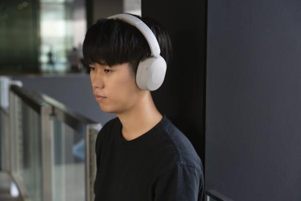 Final UX1000 Kabelloser Over-Ear-Kopfhörer mit ANC