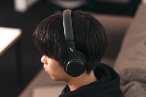 Final UX3000 SV Kabelloser Over-Ear-Kopfhörer mit ANC