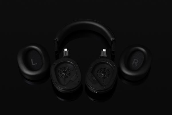 Final UX5000 Kabelloser Over-Ear-Kopfhörer mit ANC