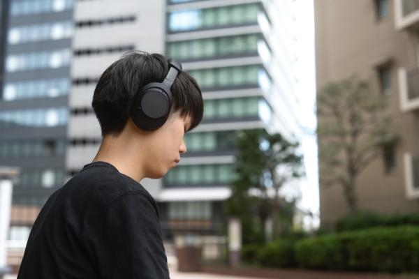 Final UX5000 Kabelloser Over-Ear-Kopfhörer mit ANC